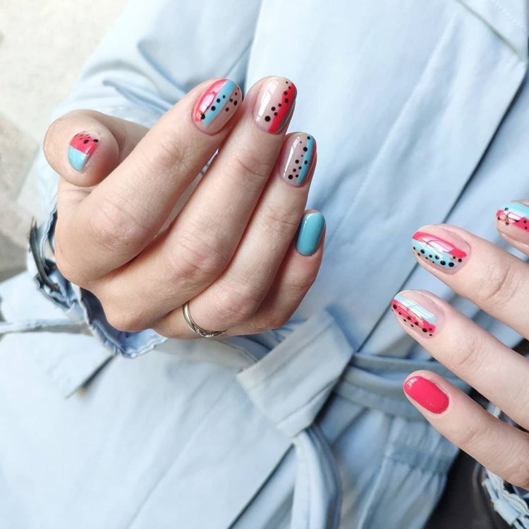 Френч с бордовыми кончиками