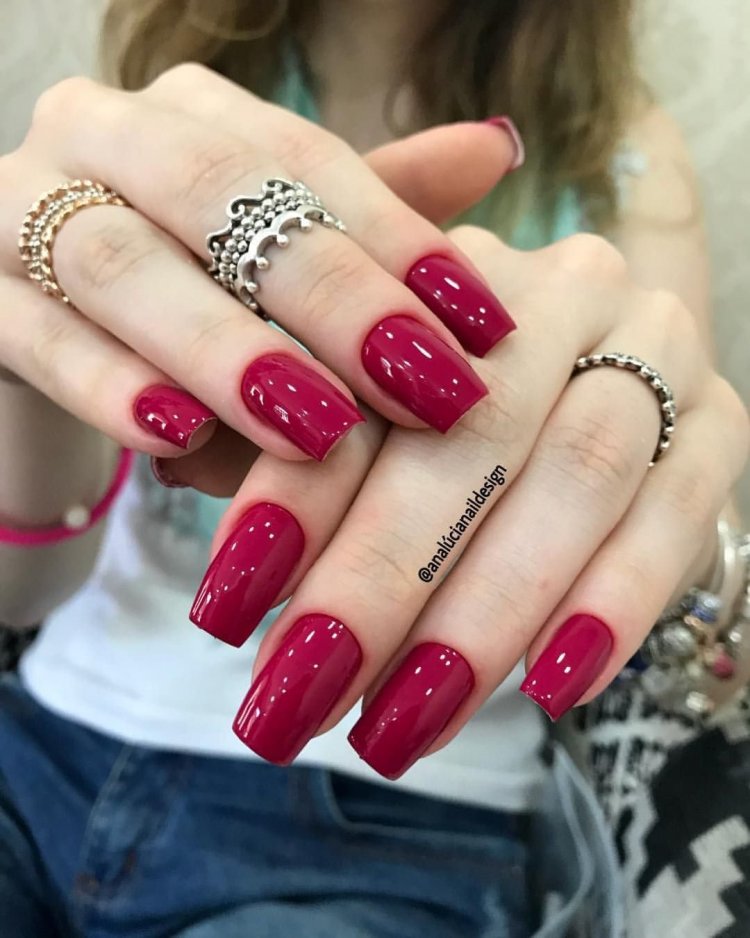 Красные квадратные ногти