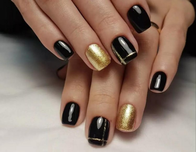 Черно-золотой маникюр