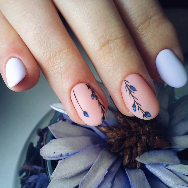 Веточки на ногтях