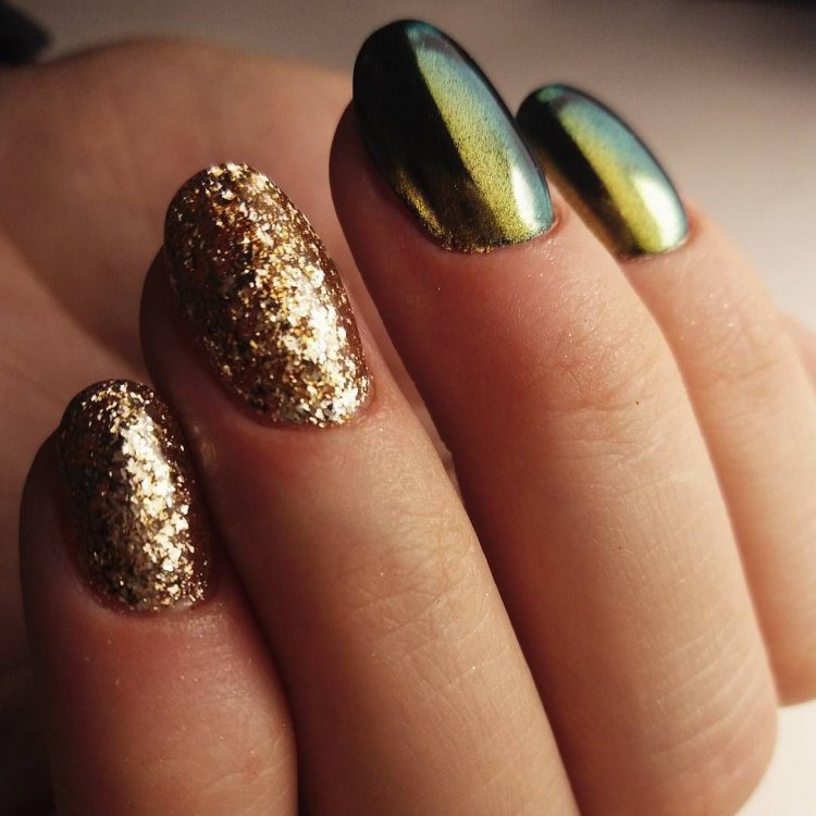 Манікюр із золотом