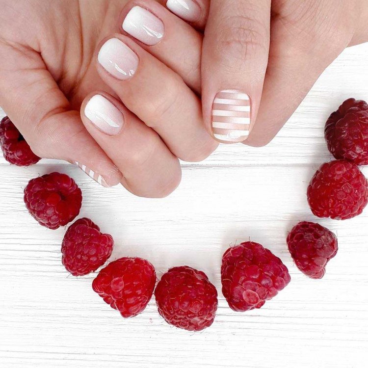 Идеи для маникюра на короткие ногти обычным лаком для лета