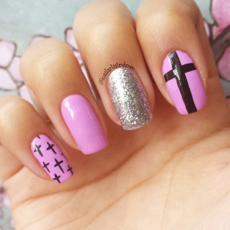 Интересный маникюр с крестами