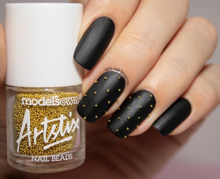 Маникюр золото с черным
