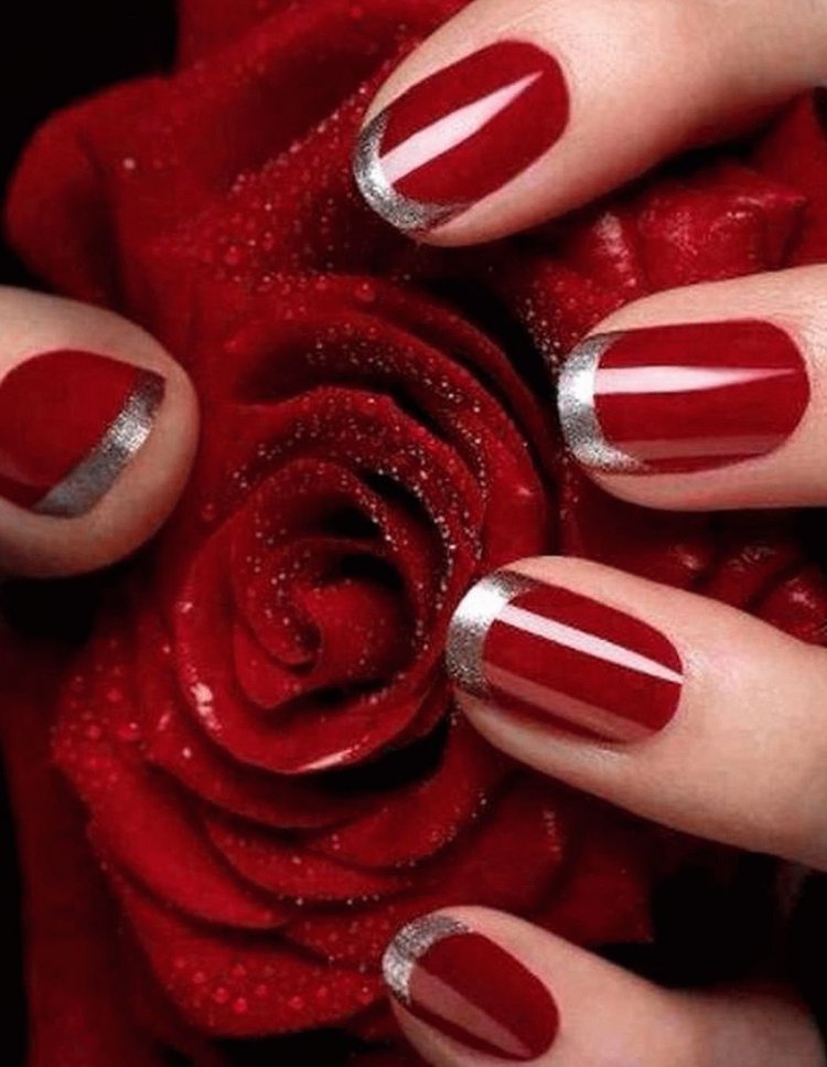 Красный маникюр