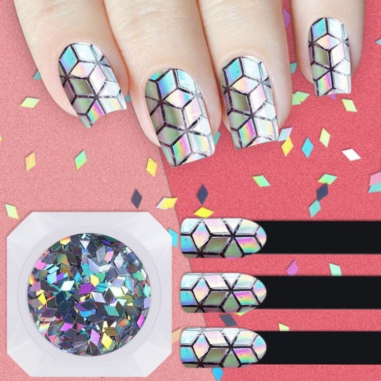 Маникюр с блестящими ромбами