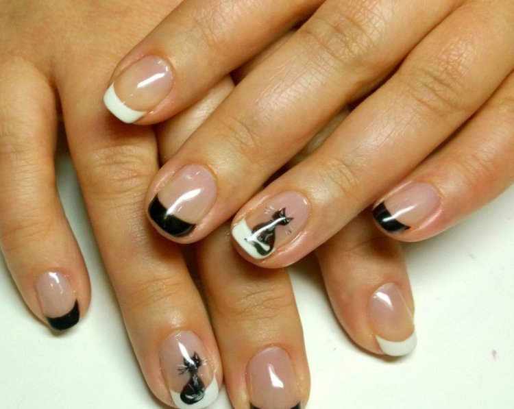 Французький манікюр з кішками