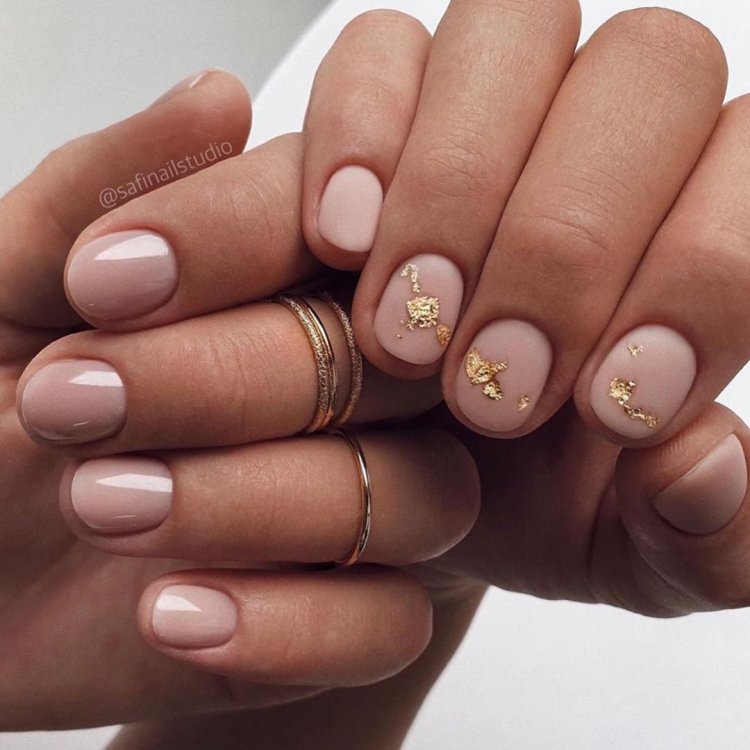 Нюдовый маникюр 2021 на короткие ногти