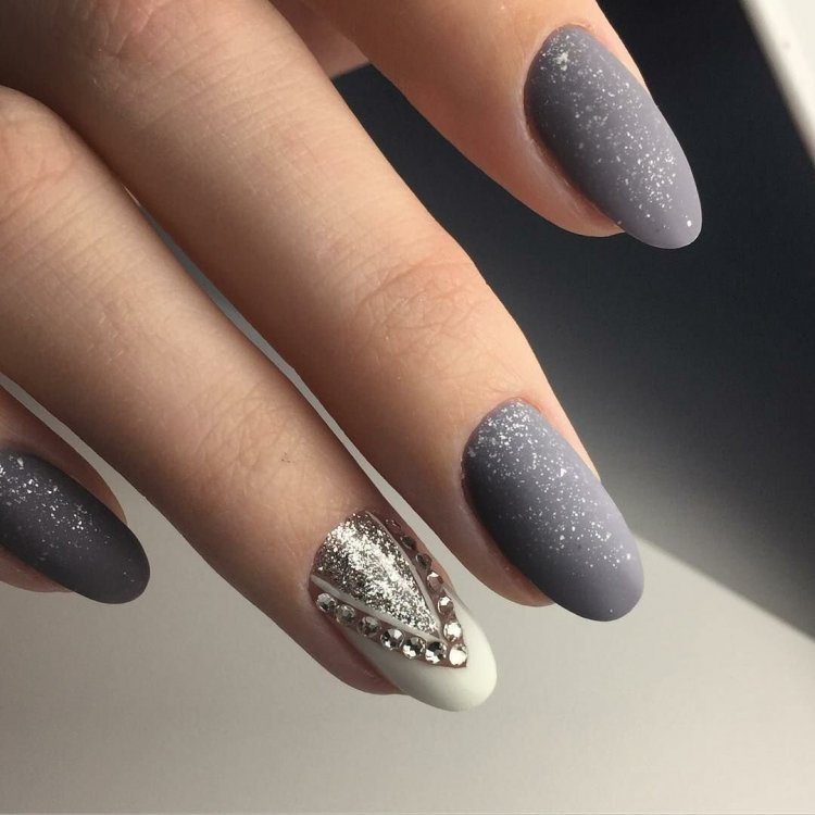 Маникюр цвет графит