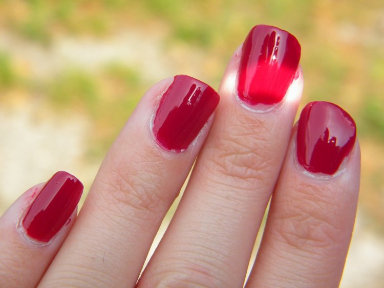 Красивый лак для ногтей