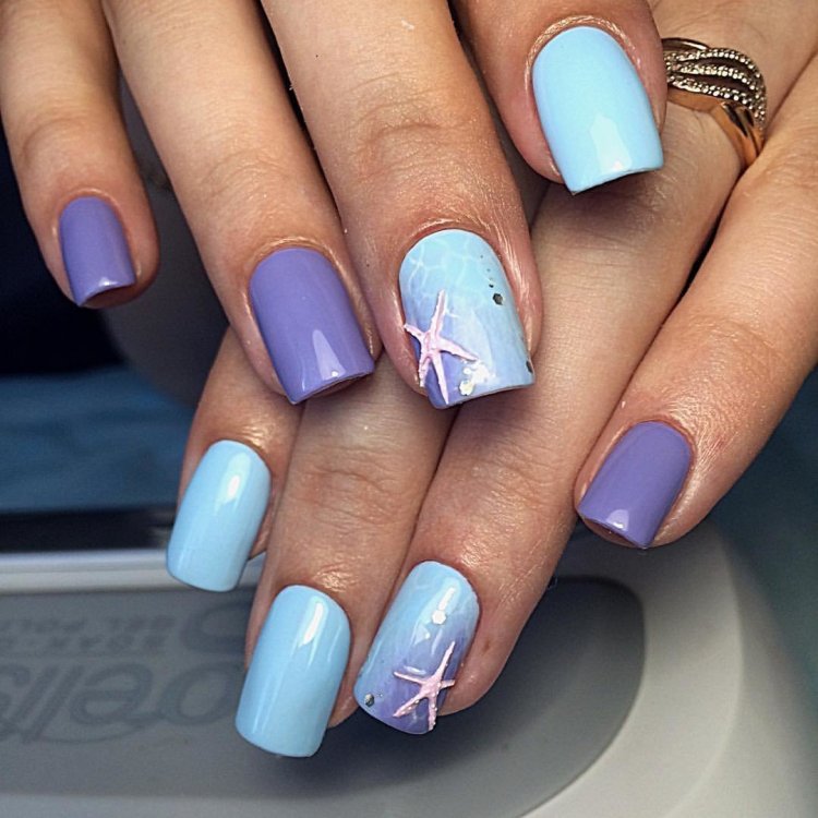 Маникюр голубого цвета