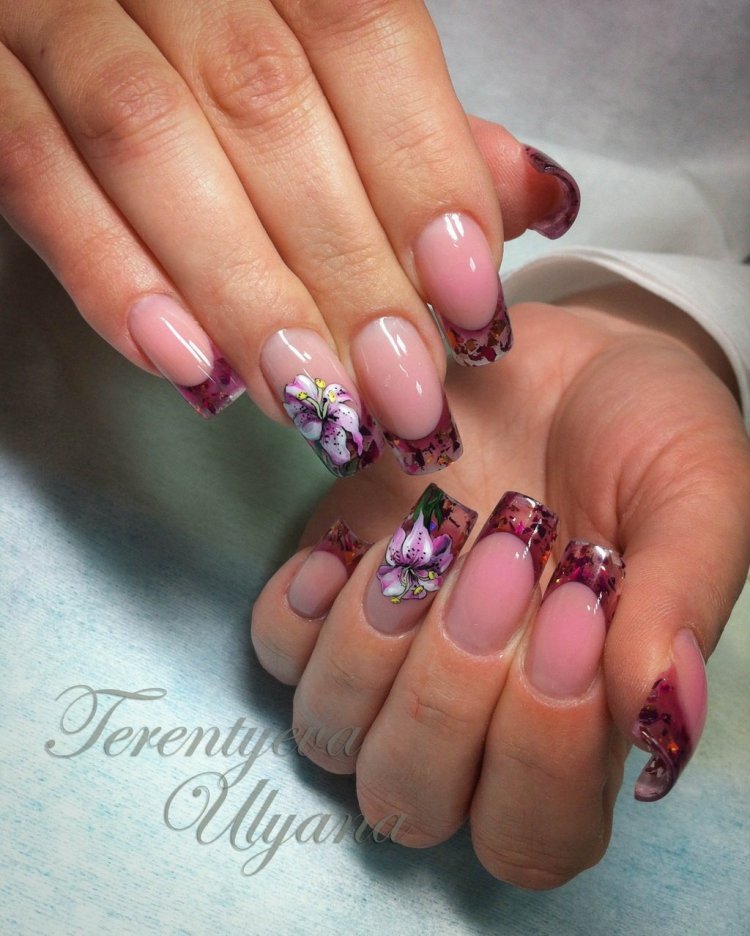 Витражный френч на ногтях