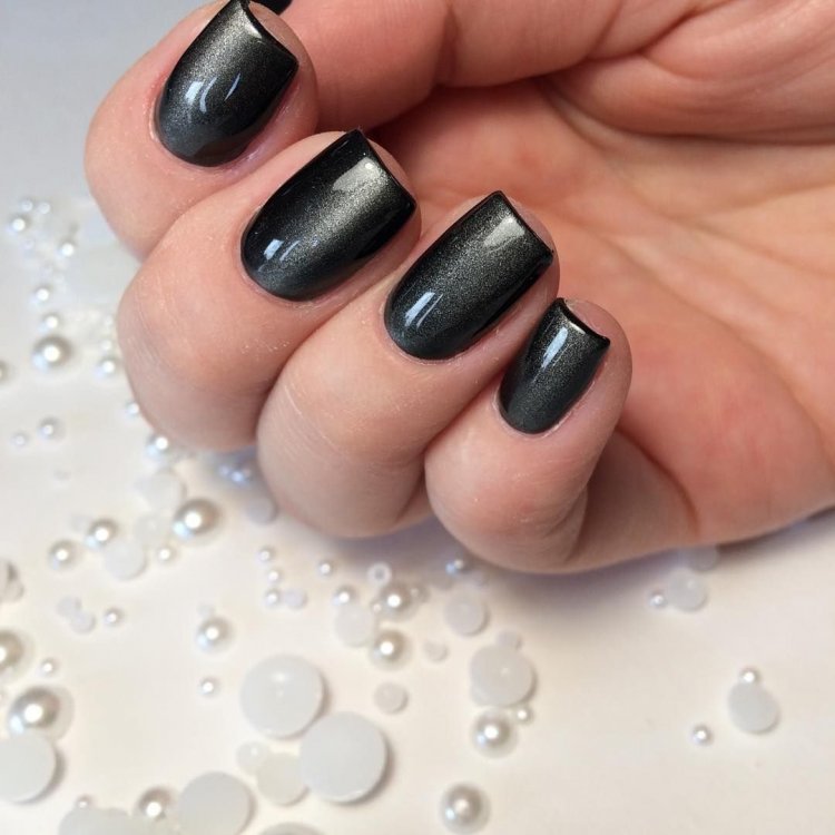 Графитовый лак для ногтей