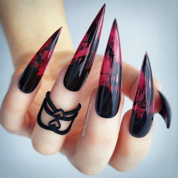 Ногти стилет Готика 2020