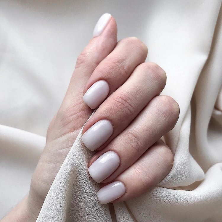 Нюдовый матовый маникюр 2020