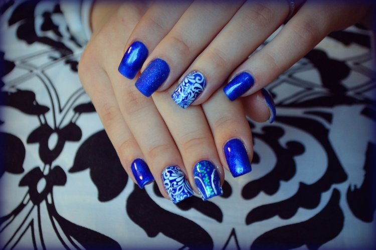 Синий дизайн ногтей шеллак