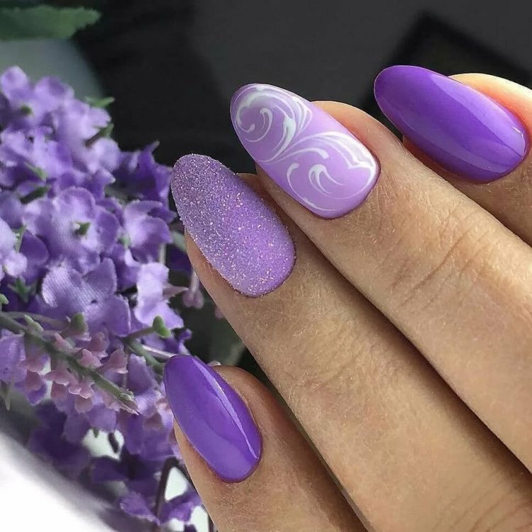 Сиреневый маникюр