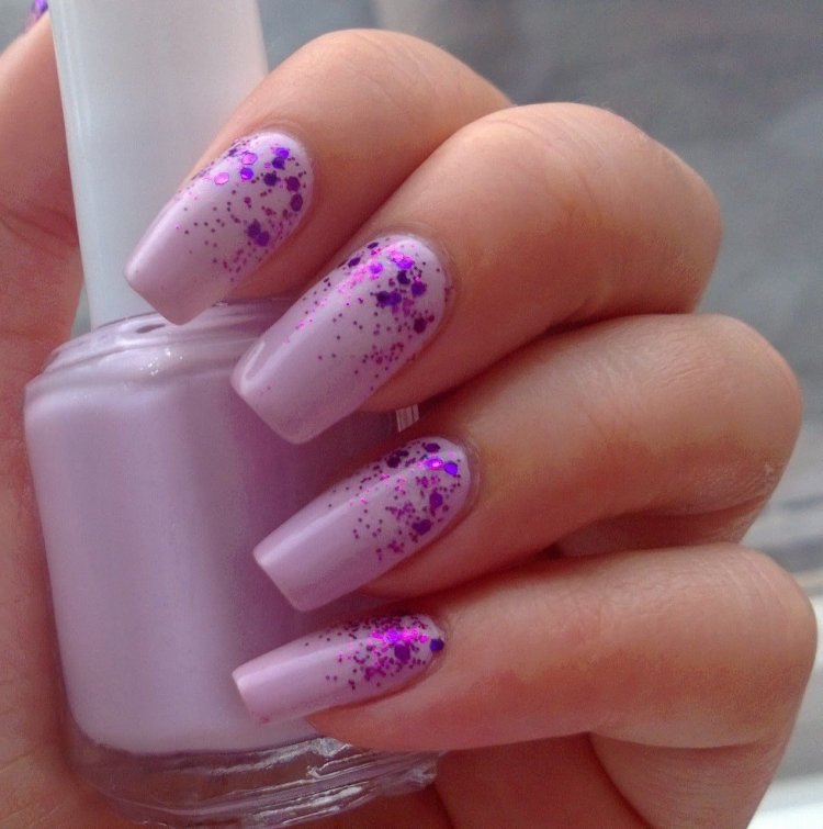 Сиреневые матовые ногти