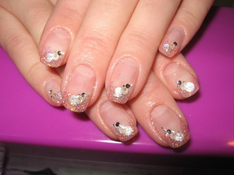 Наращивание ногтей