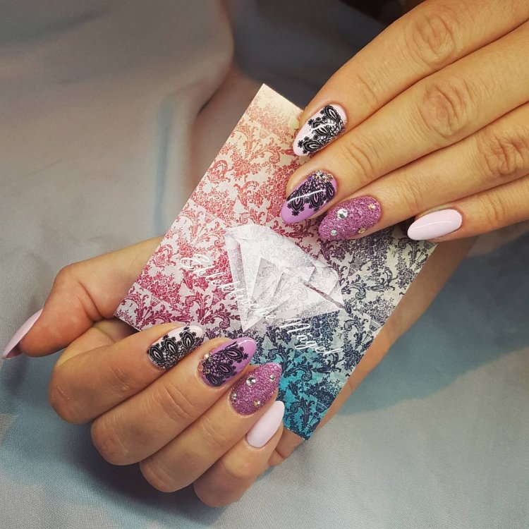 Шикарный маникюр с наклейками