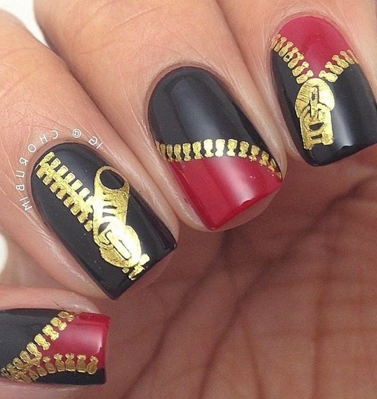 Нігті червоно чорні із золотом