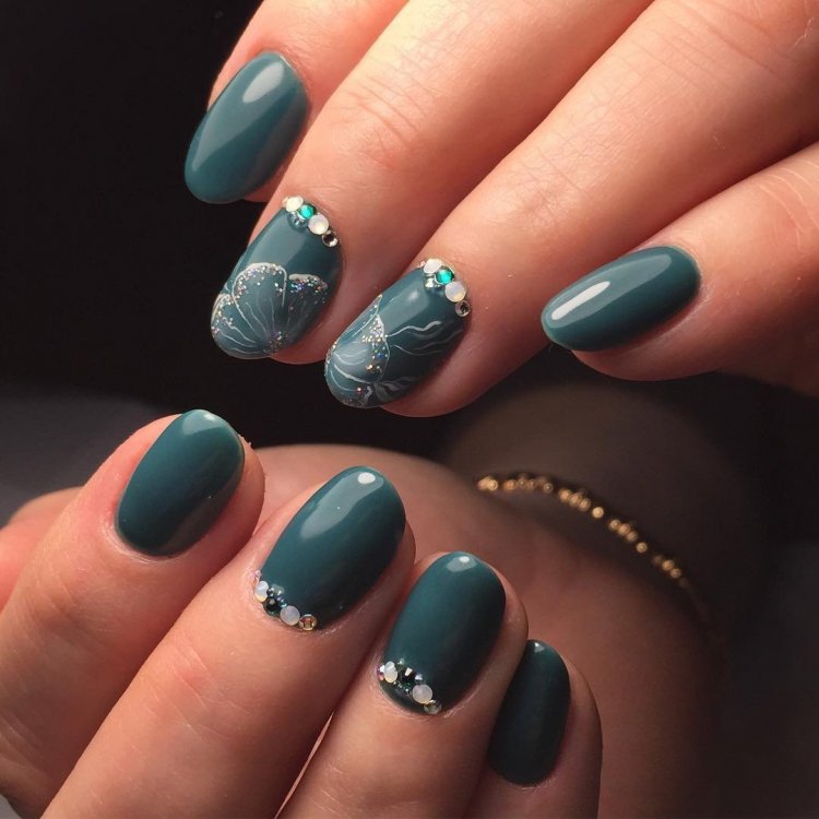 Маникюр в коричневых тонах