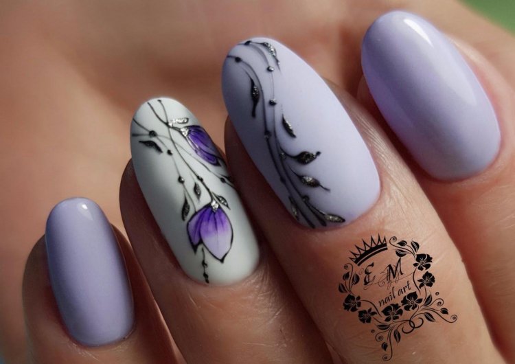 Маникюр с веточками и цветочками