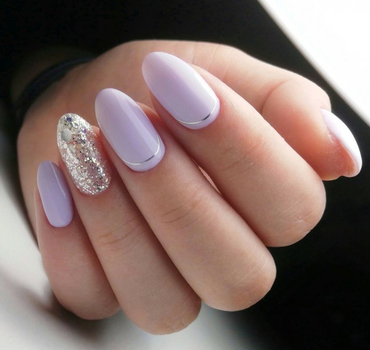 Спокойный маникюр для офиса