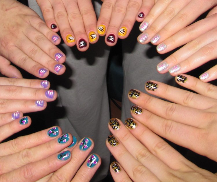 Манікюр на ультракороткі нігті