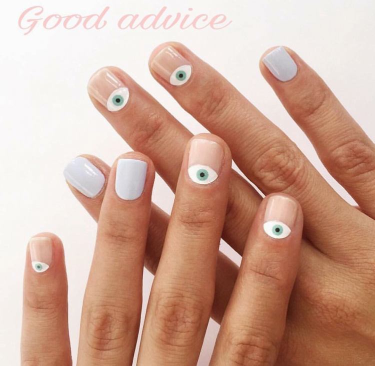 Манікюр з круглими очима
