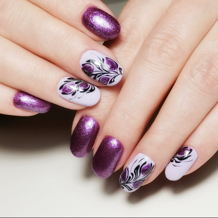 Манікюр дизайн бузковий з вербою