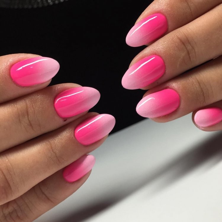 Манікюр омбре рожевий