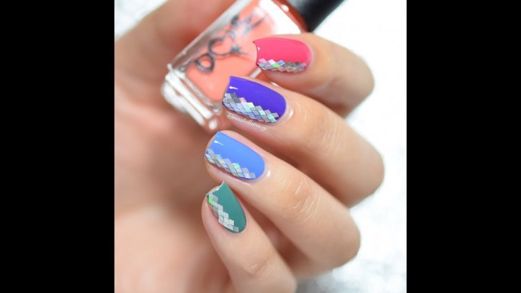 Маникюр с пайетками ромбиками