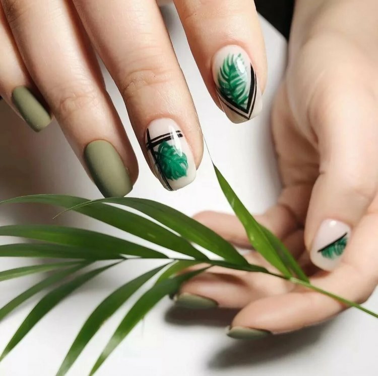 Веточки на ногтях