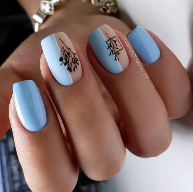 Маникюр 2021 с веточкой