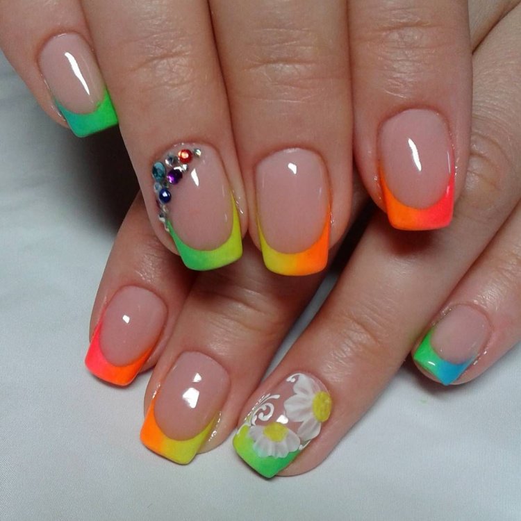 Яркий френч