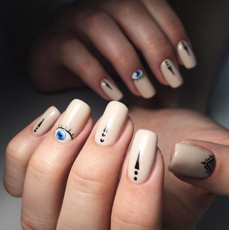Манікюр з очима
