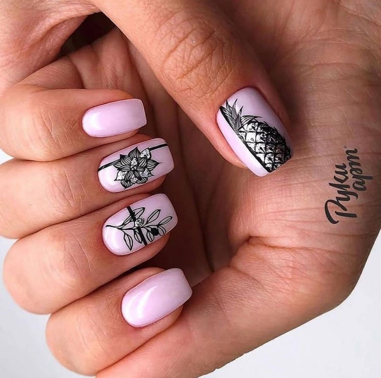 Маникюр красивый с ветками