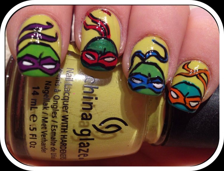 Черепашка на ногтях