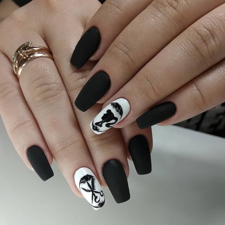 Черные ногти