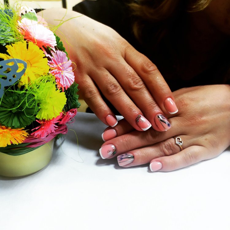 Маникюр классика