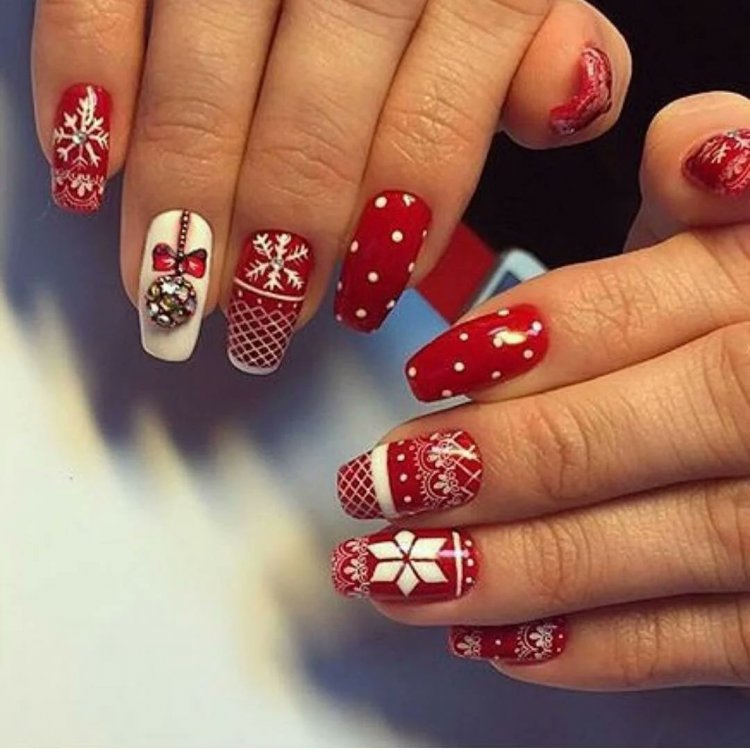 Идеи новогоднего маникюра