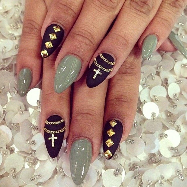 Бомбовый маникюр