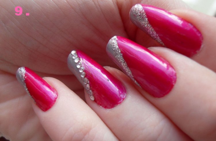 Маникюр красно розовый с блестками