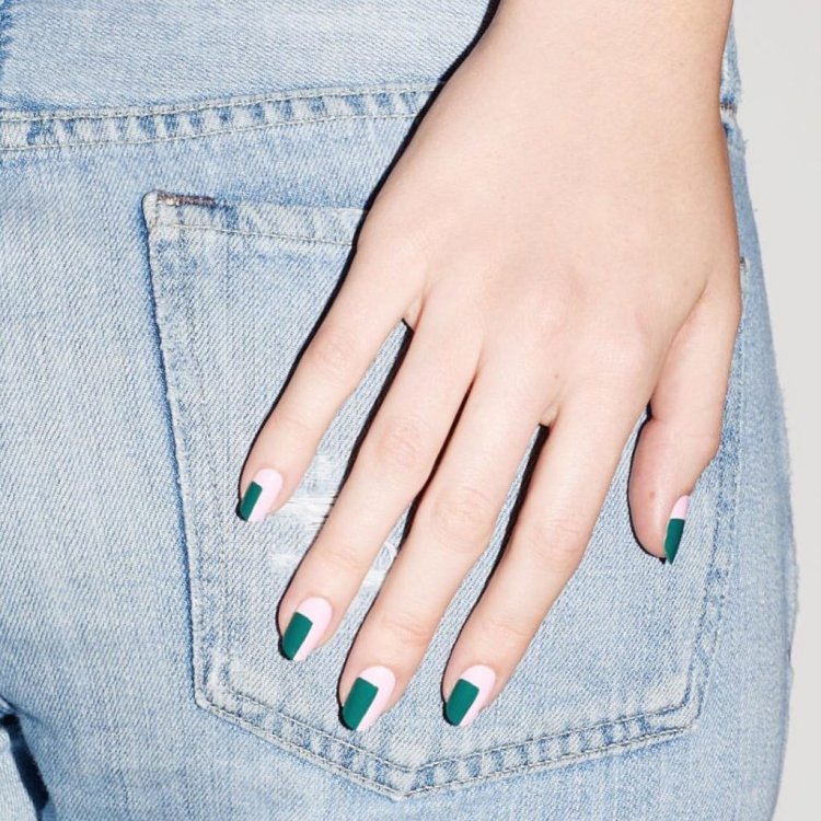 Манікюр подовжує короткі нігті