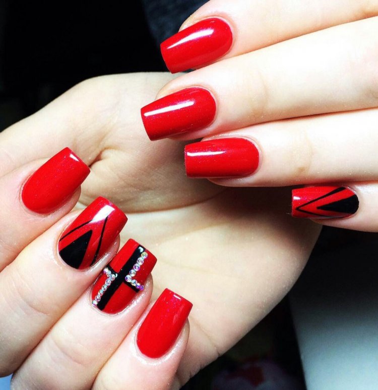 Красные ногти