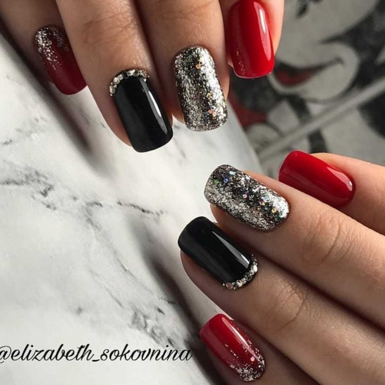 Новогодний маникюр 2021 с быком