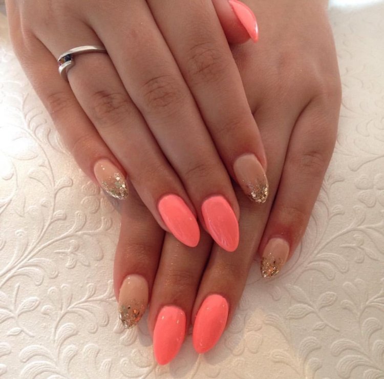 Коралловые ногти
