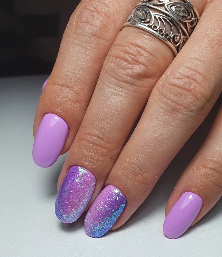 Лавандовые ногти