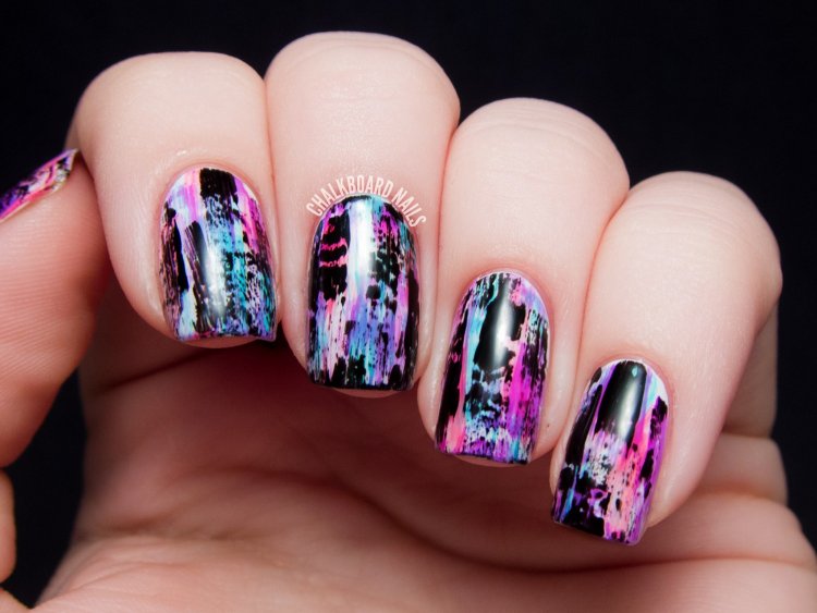 Рок маникюр